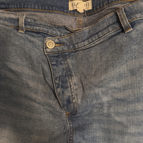 Jeans - Picture 1 of 4